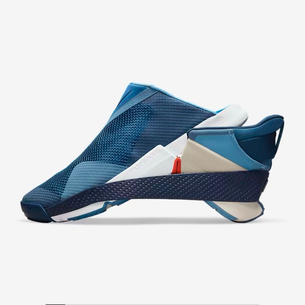 Nike Go FlyEase mens 6.5, women’s 8